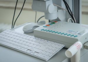 Unsere Leistungen - Messgerät, Detailbild: jowomed Dr. Wolf in Mainz